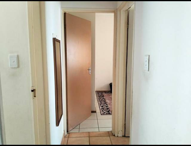 2 BEDROOM APARTMENT FOR SALE IN CRYSTAL PARK